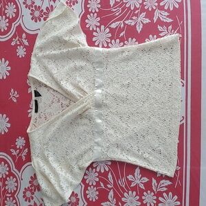 3/$25 New York and Company stretch lace butterfly sleeve shirt sz xs